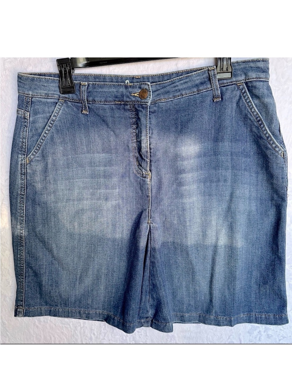 Boden Classic Denim Jean Mini Skirt with Front Godet Pleat Medium Wash Pockets